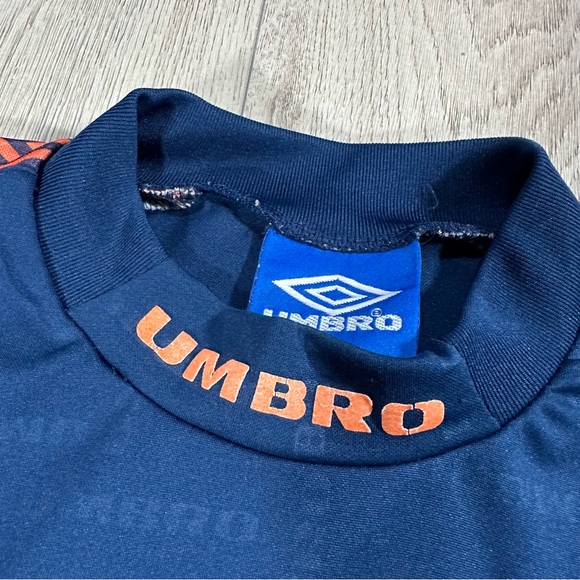 Vintage 90s Umbro all-over print t-shirt Size Medium - Picture 4 of 13